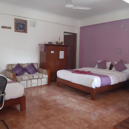 Blue Planet Lodge & Restaurant Pokhara Extérieur photo